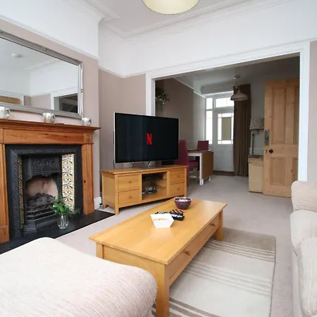 Quiet And Spacious 3 Bedroom Cardiff Exterior photo