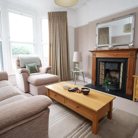 Quiet And Spacious 3 Bedroom Cardiff Exterior photo