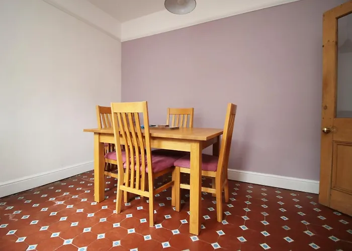 Quiet And Spacious 3 Bedroom