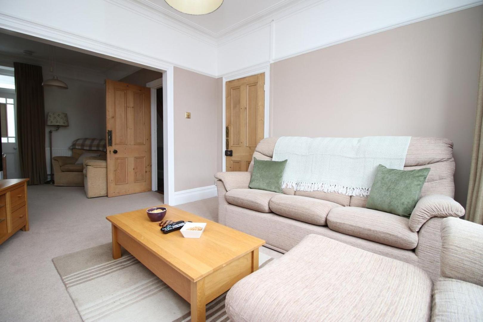 Quiet And Spacious 3 Bedroom
