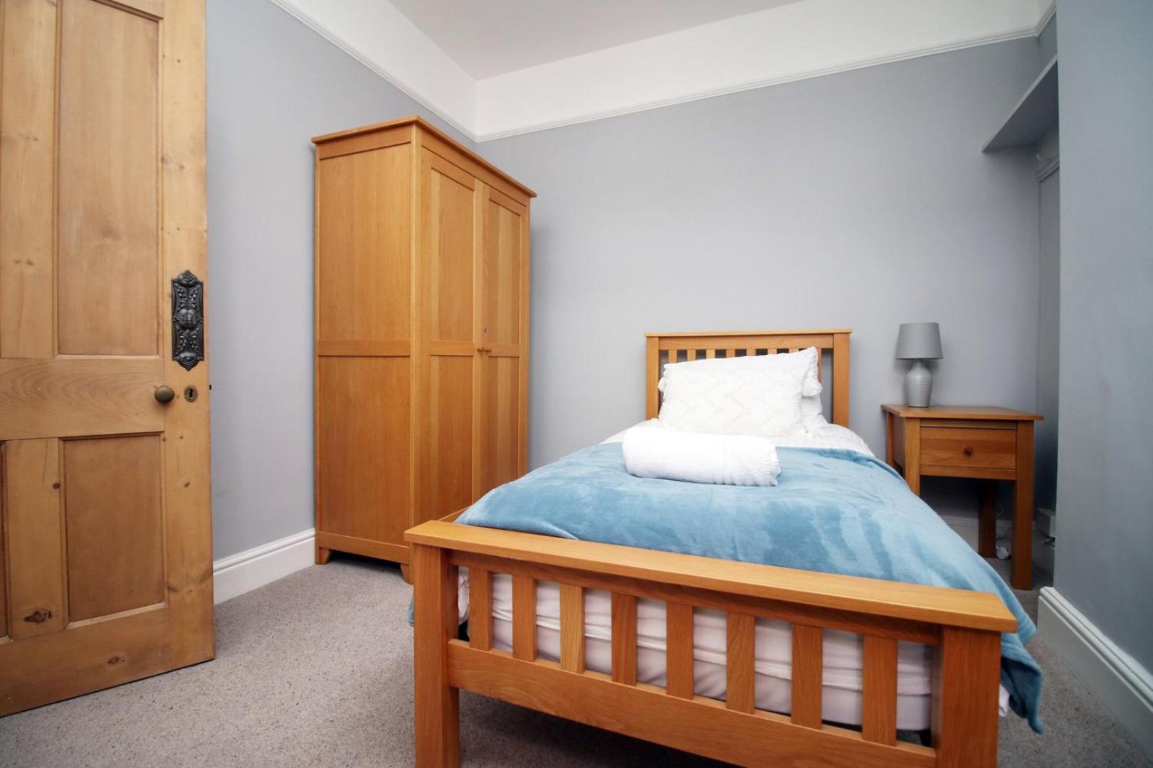 Quiet And Spacious 3 Bedroom Apartment