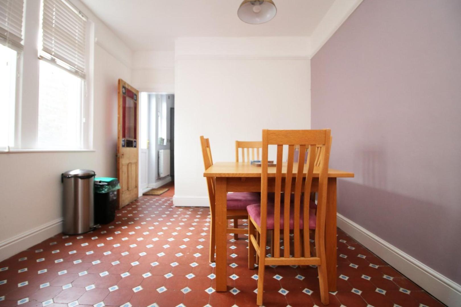 Apartment Quiet And Spacious 3 Bedroom