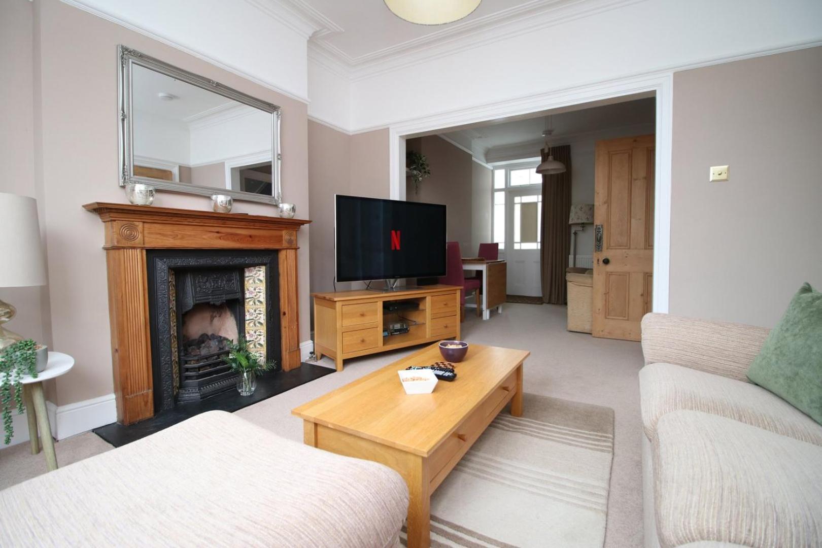 Quiet And Spacious 3 Bedroom Cardiff