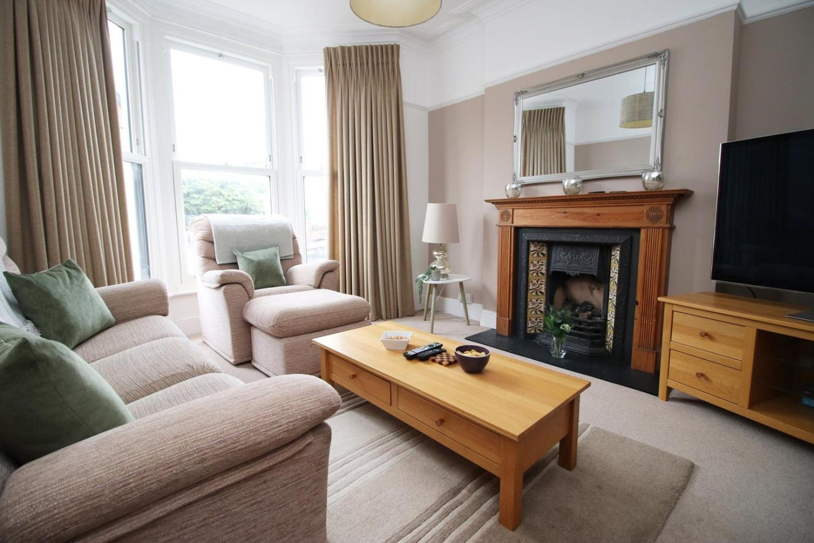 Quiet And Spacious 3 Bedroom Apartment