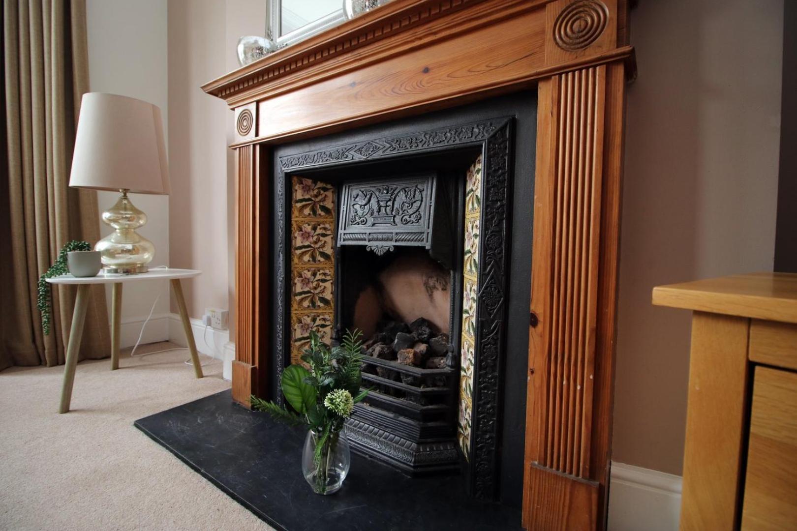 Apartment Quiet And Spacious 3 Bedroom Cardiff